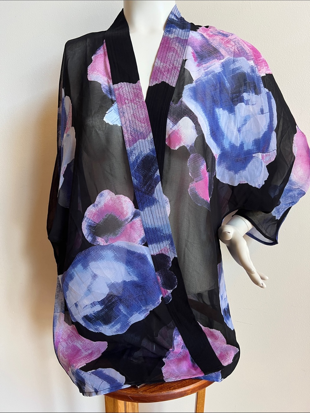 Chicos Kimono Top in Black, Blue & Pink